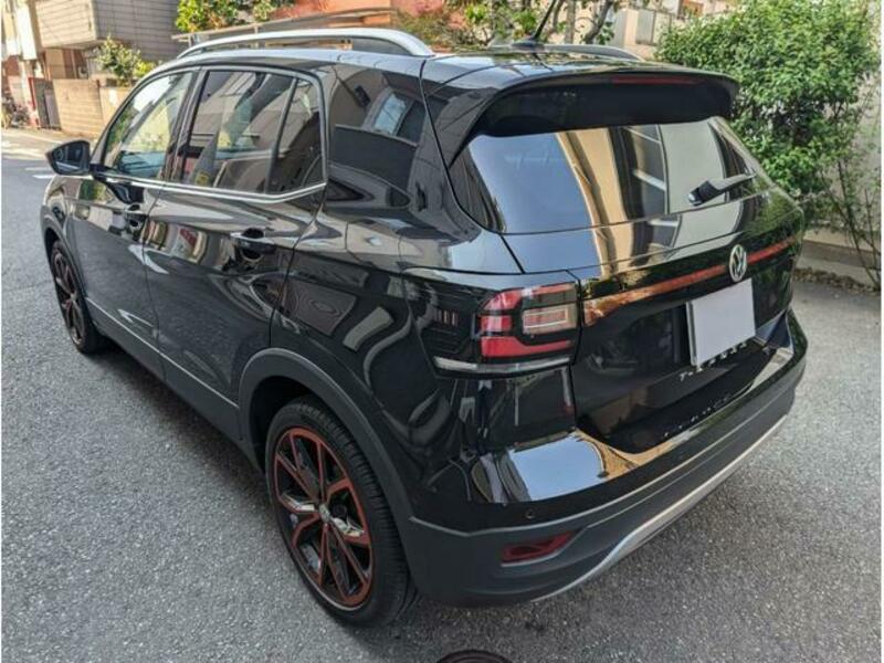 T CROSS