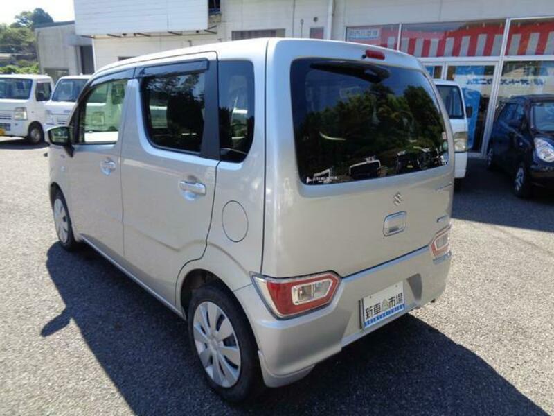 WAGON R