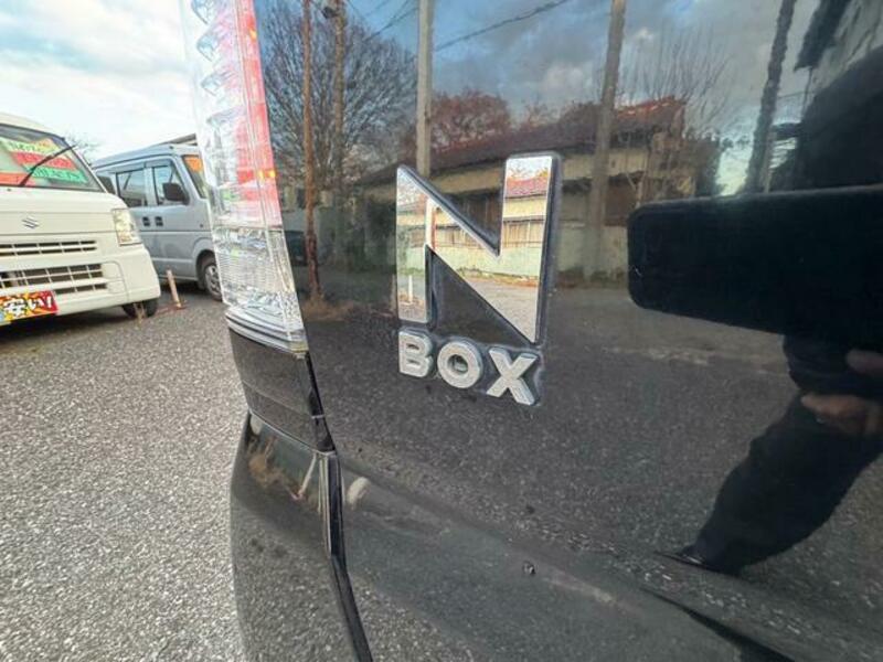 N BOX CUSTOM