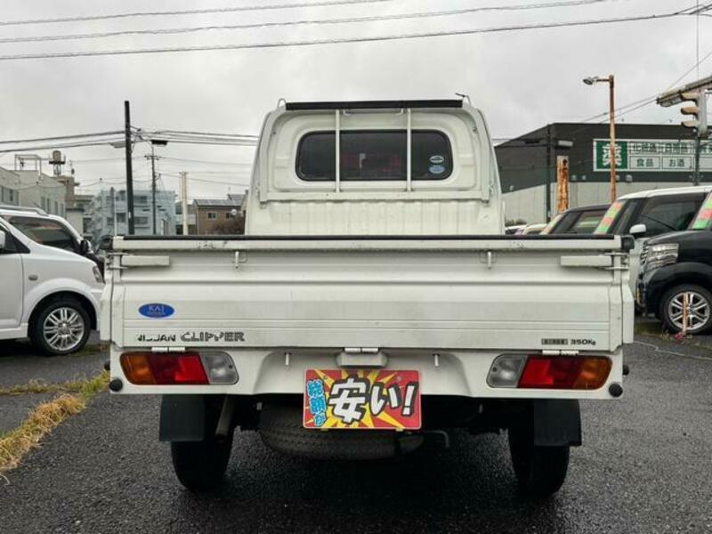 CLIPPER TRUCK