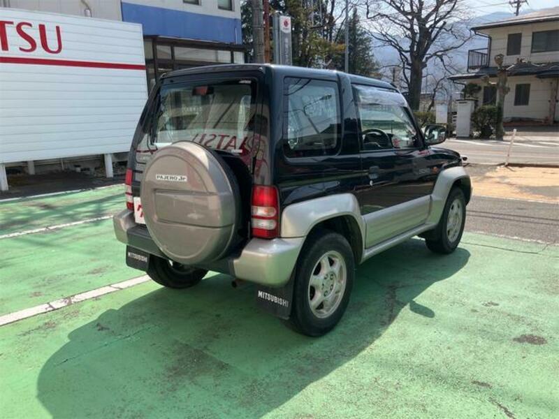 PAJERO JR