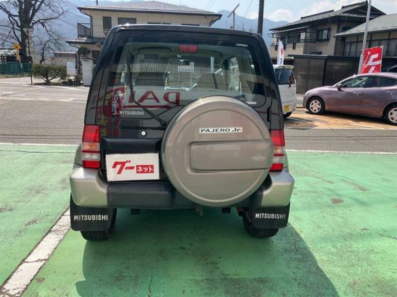 PAJERO JR