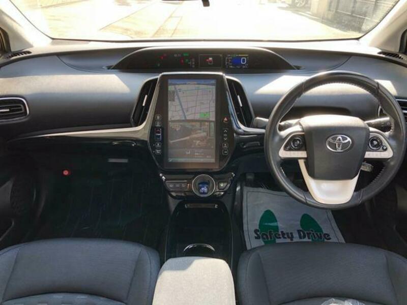 PRIUS PHV