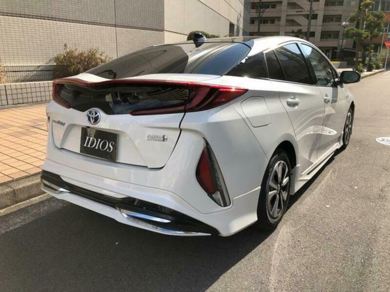 PRIUS PHV