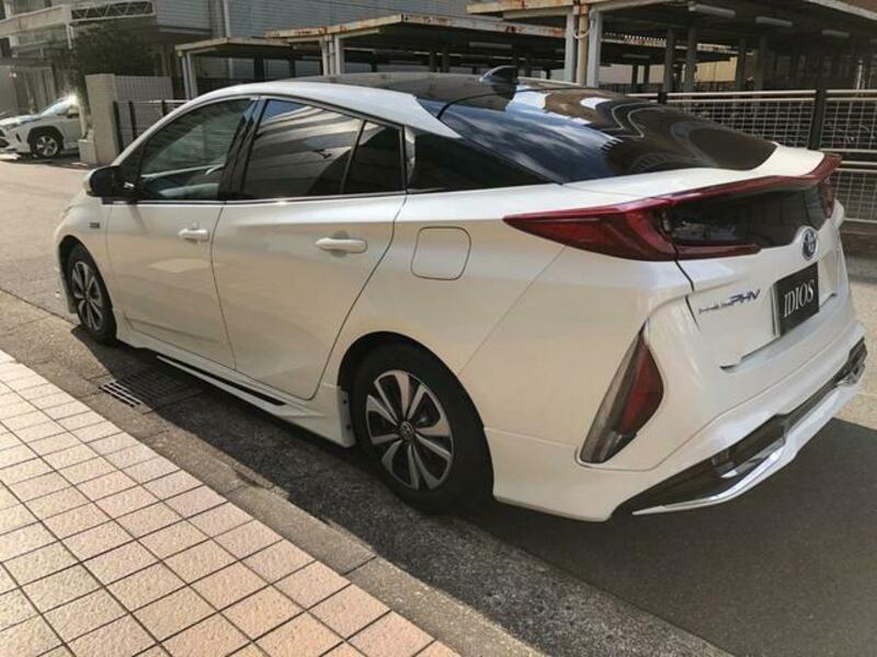 PRIUS PHV