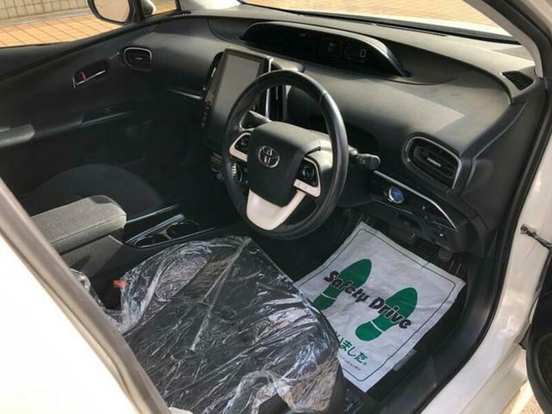 PRIUS PHV