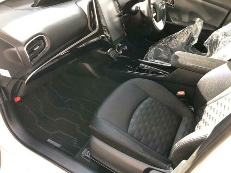 PRIUS PHV