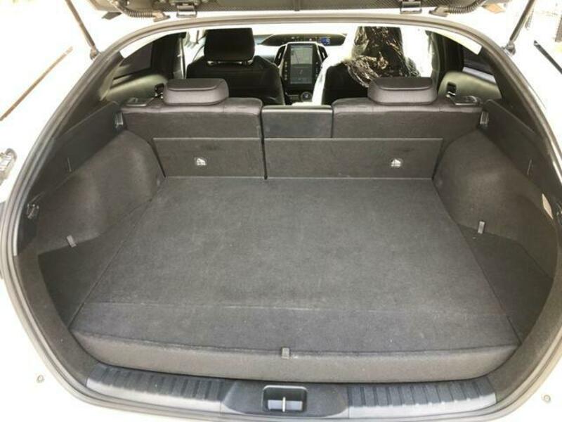 PRIUS PHV