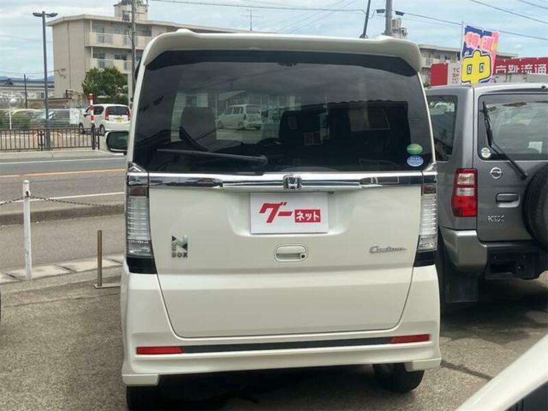 N BOX CUSTOM