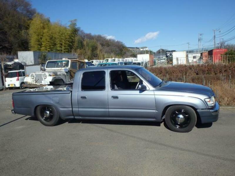 HILUX