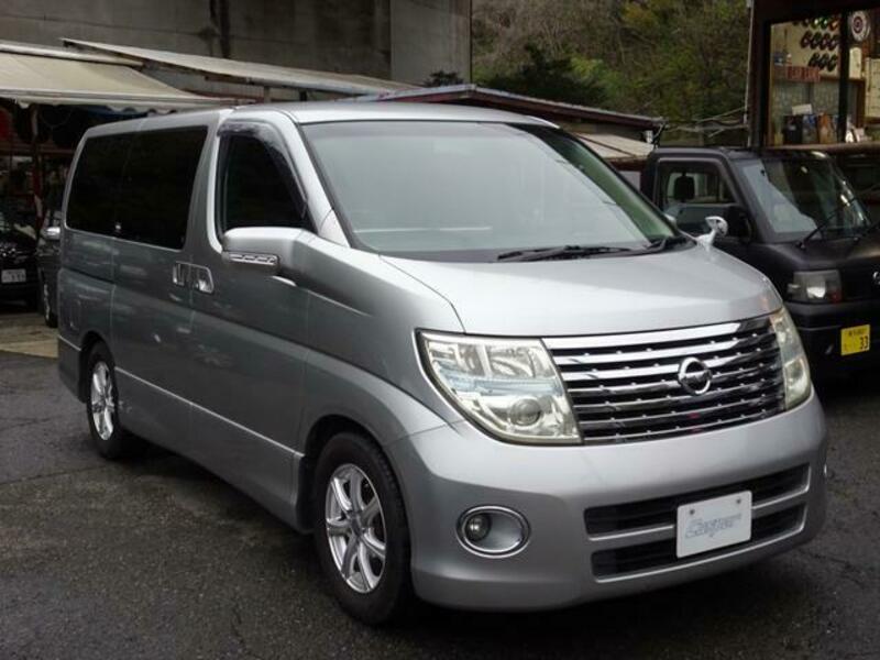 NISSAN ELGRAND