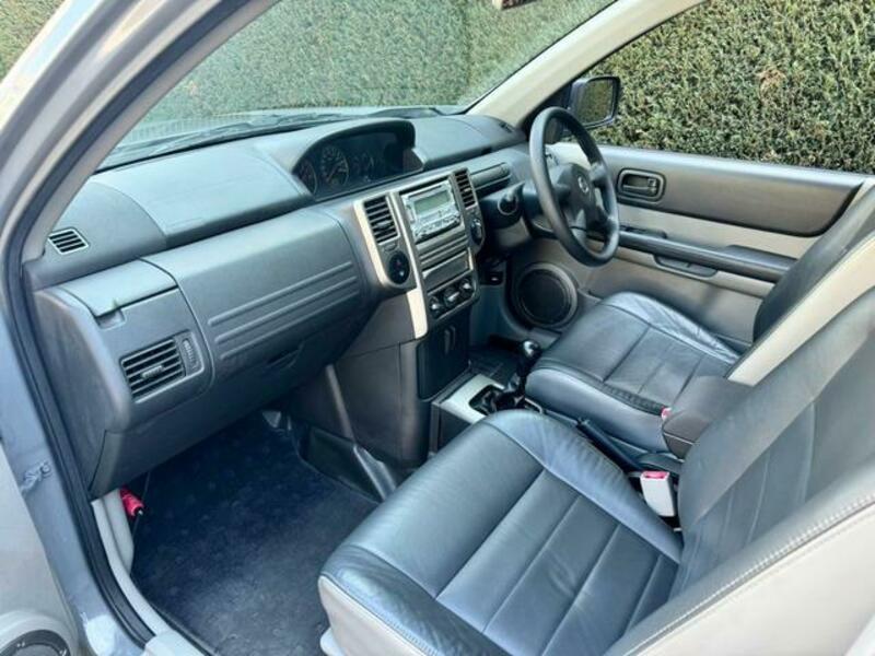 X-TRAIL