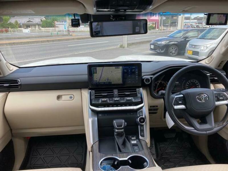 LAND CRUISER