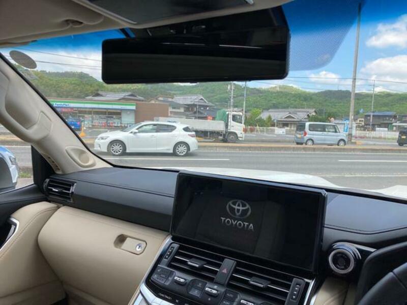 LAND CRUISER