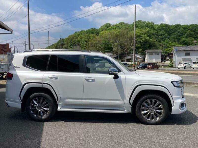 LAND CRUISER