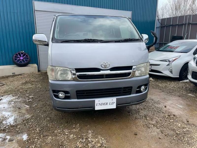 TOYOTA HIACE VAN