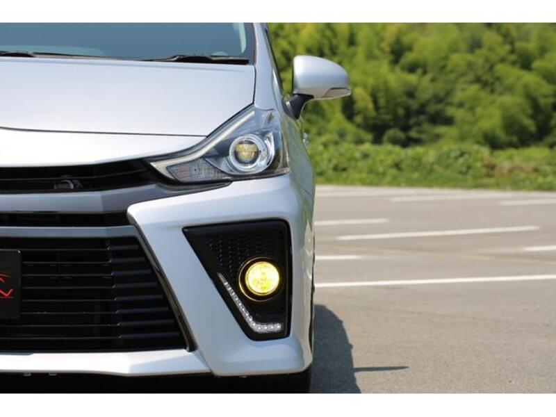 PRIUS ALPHA