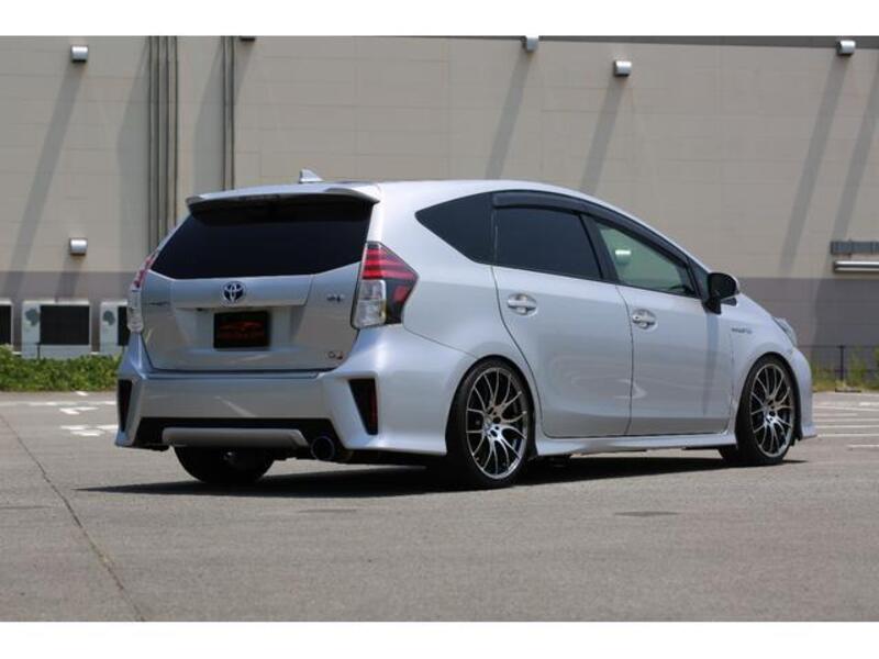 PRIUS ALPHA