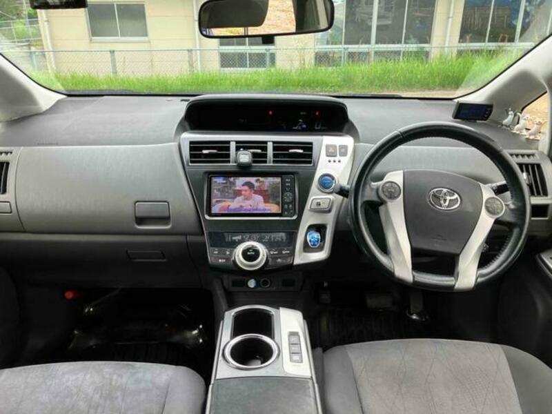 PRIUS ALPHA