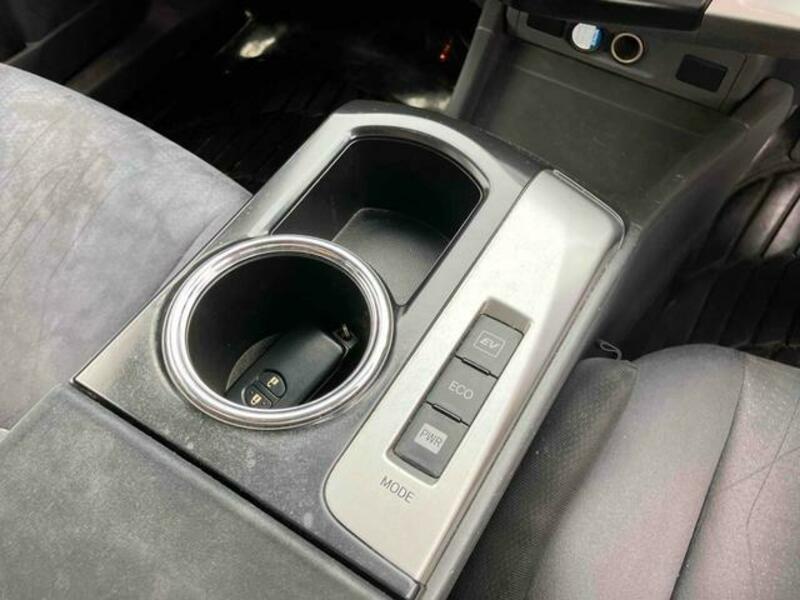 PRIUS ALPHA
