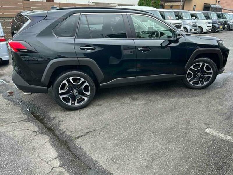 RAV4