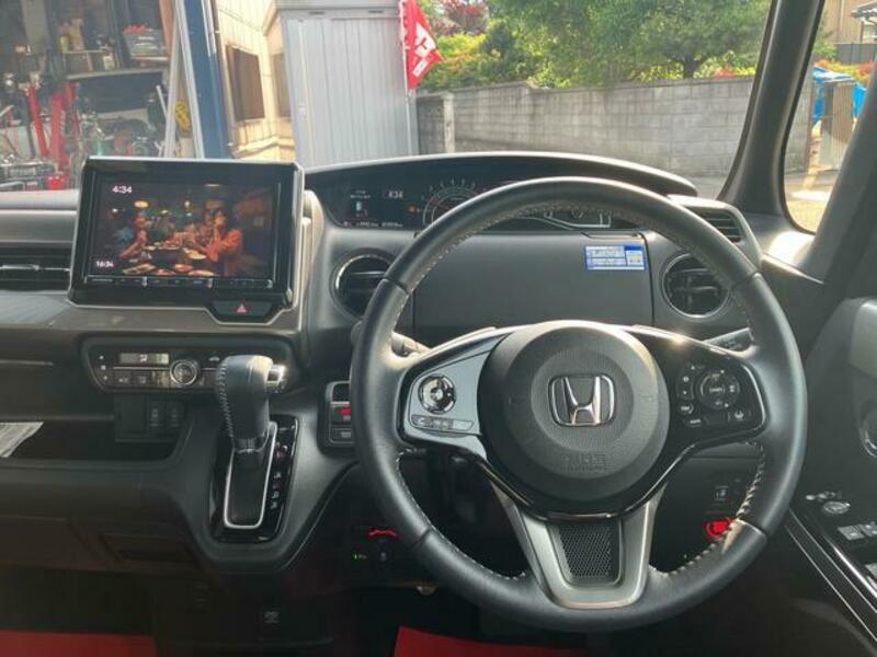 N BOX CUSTOM