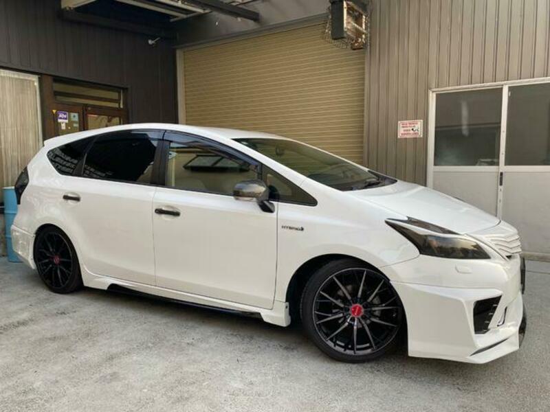 PRIUS ALPHA