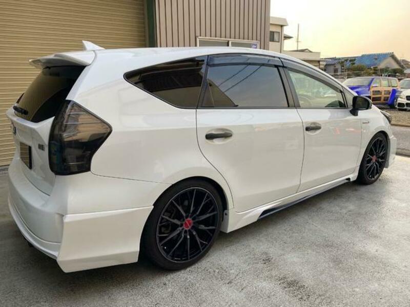 PRIUS ALPHA