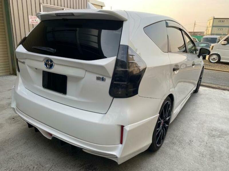 PRIUS ALPHA