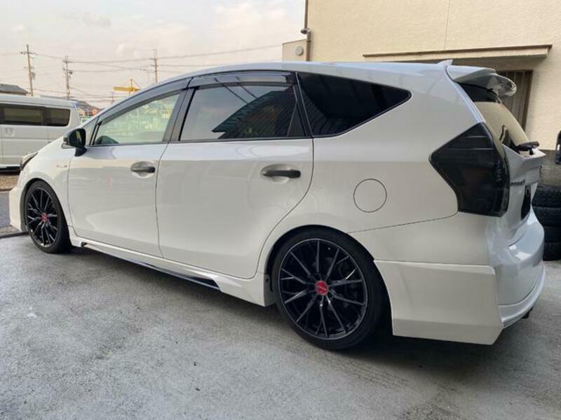 PRIUS ALPHA