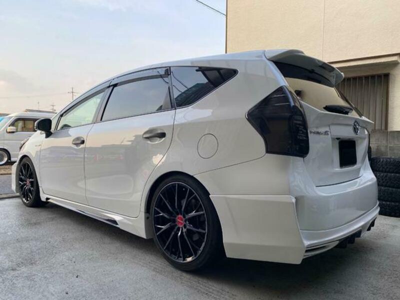 PRIUS ALPHA