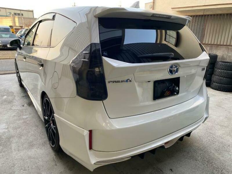 PRIUS ALPHA