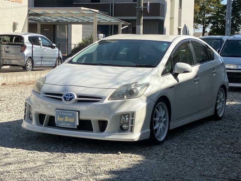 TOYOTA PRIUS