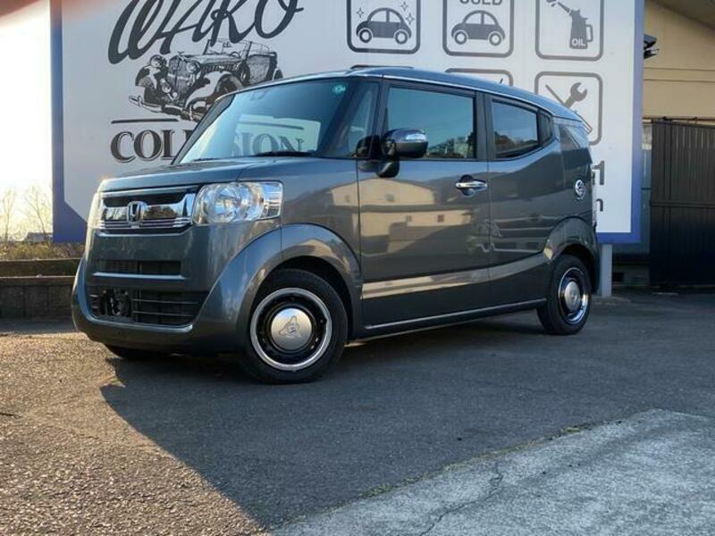 HONDA N BOX SLASH