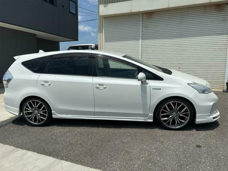 PRIUS ALPHA