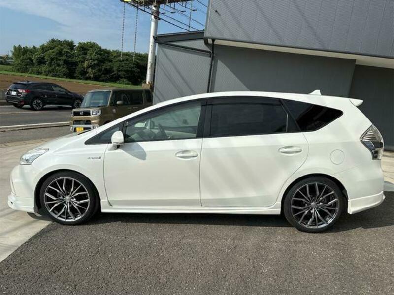 PRIUS ALPHA