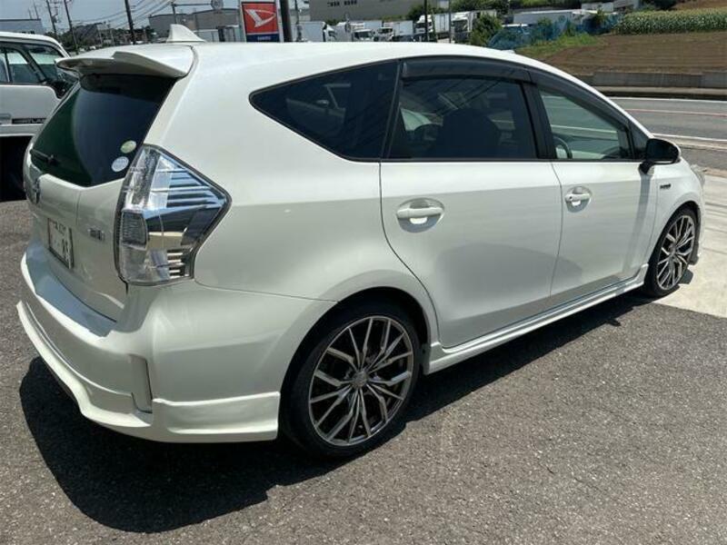PRIUS ALPHA