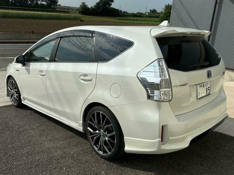 PRIUS ALPHA
