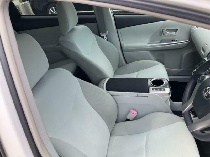 PRIUS ALPHA
