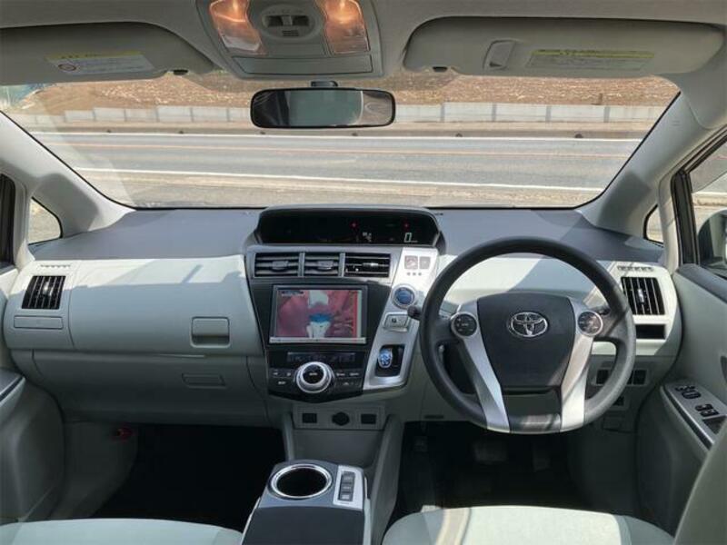 PRIUS ALPHA