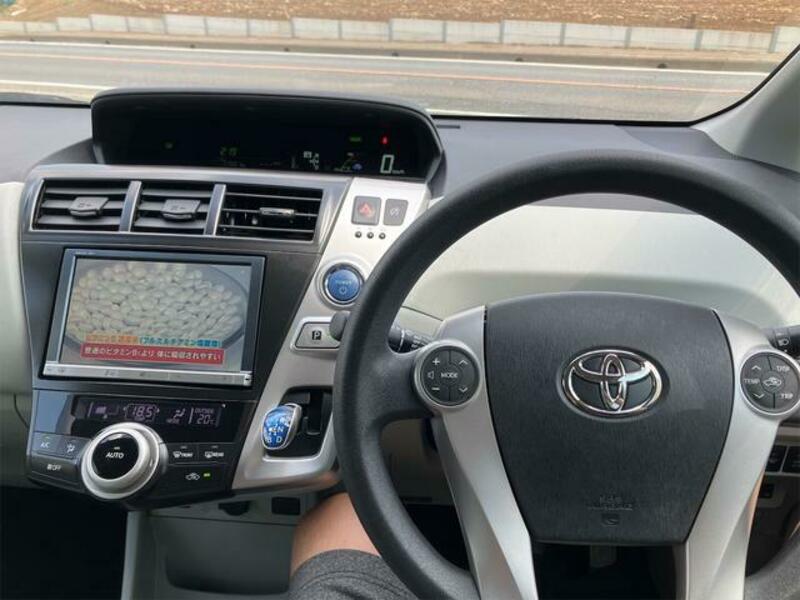 PRIUS ALPHA