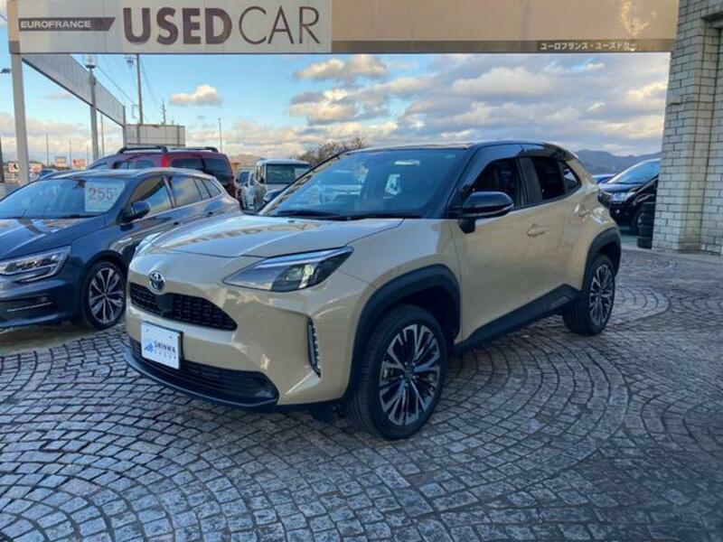 YARIS CROSS