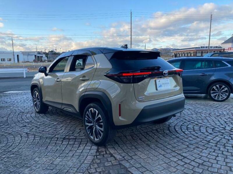 YARIS CROSS
