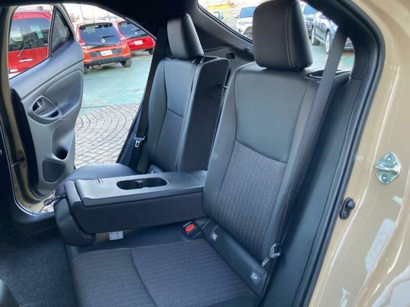 YARIS CROSS
