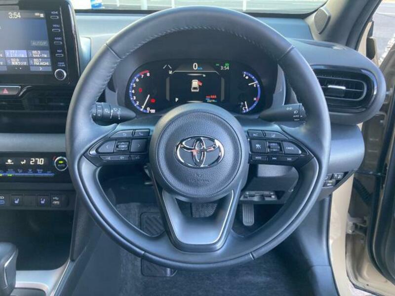 YARIS CROSS