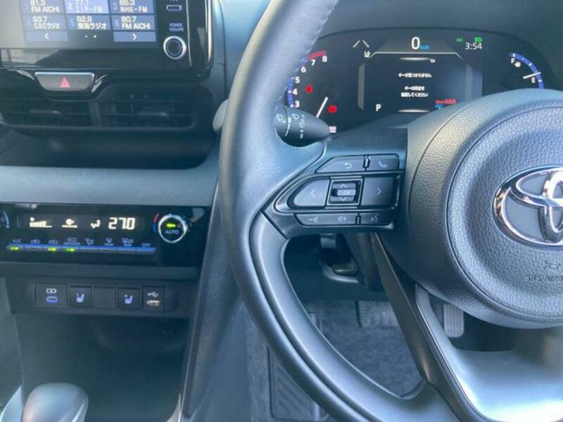 YARIS CROSS
