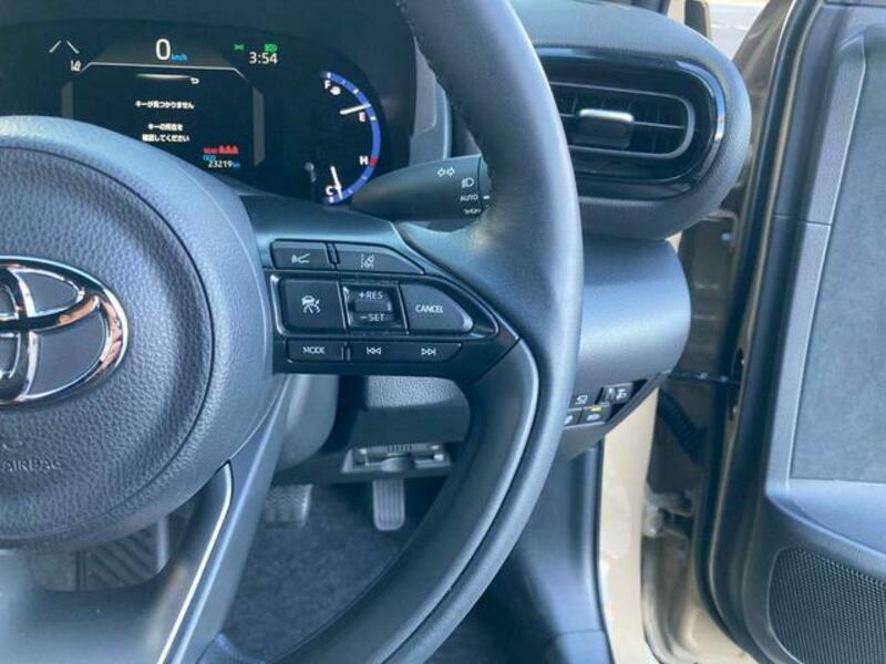 YARIS CROSS