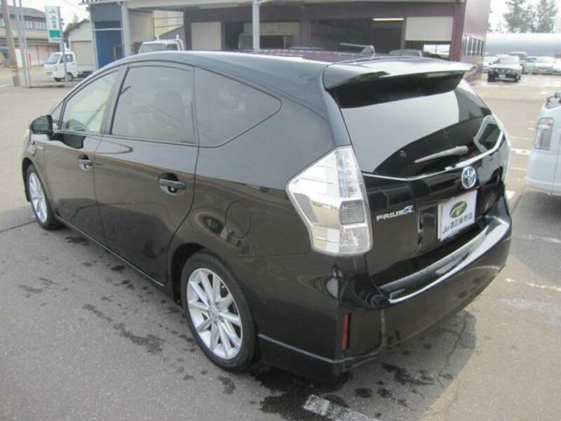 PRIUS ALPHA