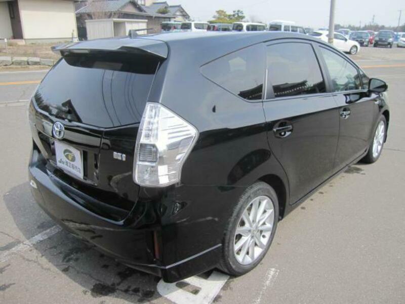 PRIUS ALPHA