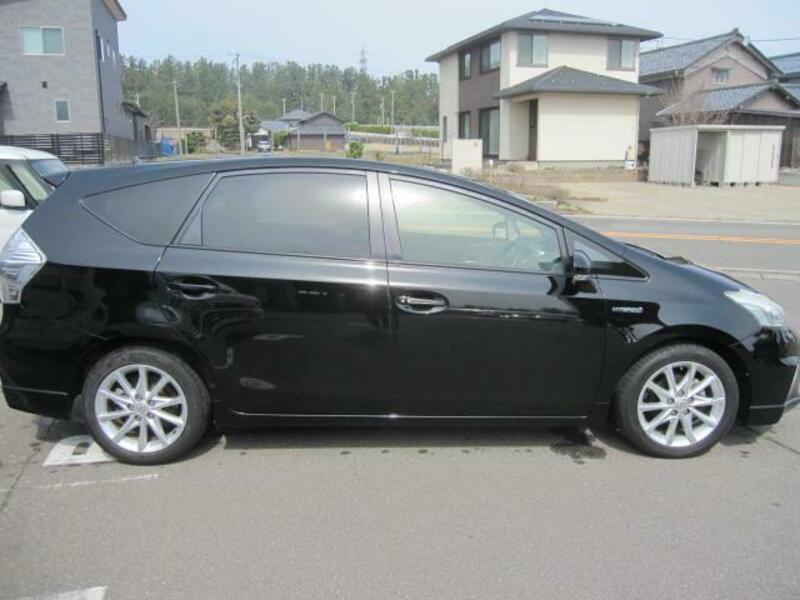 PRIUS ALPHA